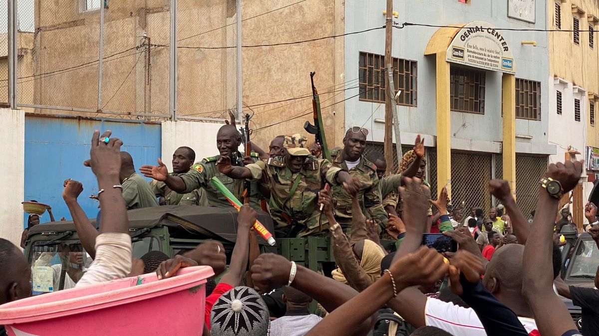 V Mali se vzbouřili vojáci, prý zadrželi prezidenta země
